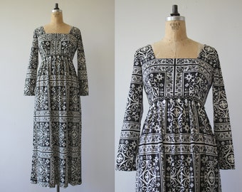 vintage 1960s dress / 60s black & white dress / 60s floral print full length dress / 60s long sleeve dress / empire waist / small medium