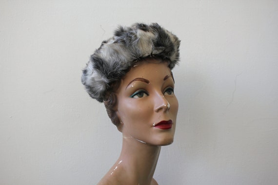 vintage 1960s fur pillbox hat / 60s persian lamb h