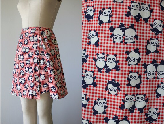 vintage 1960s skort / 60s red gingham panda skort