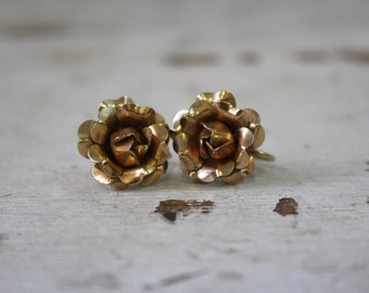 vintage gold rosette earrlings / 40s 50s gold fill screw back earrings / dimensional 12k gold filled rose earrings