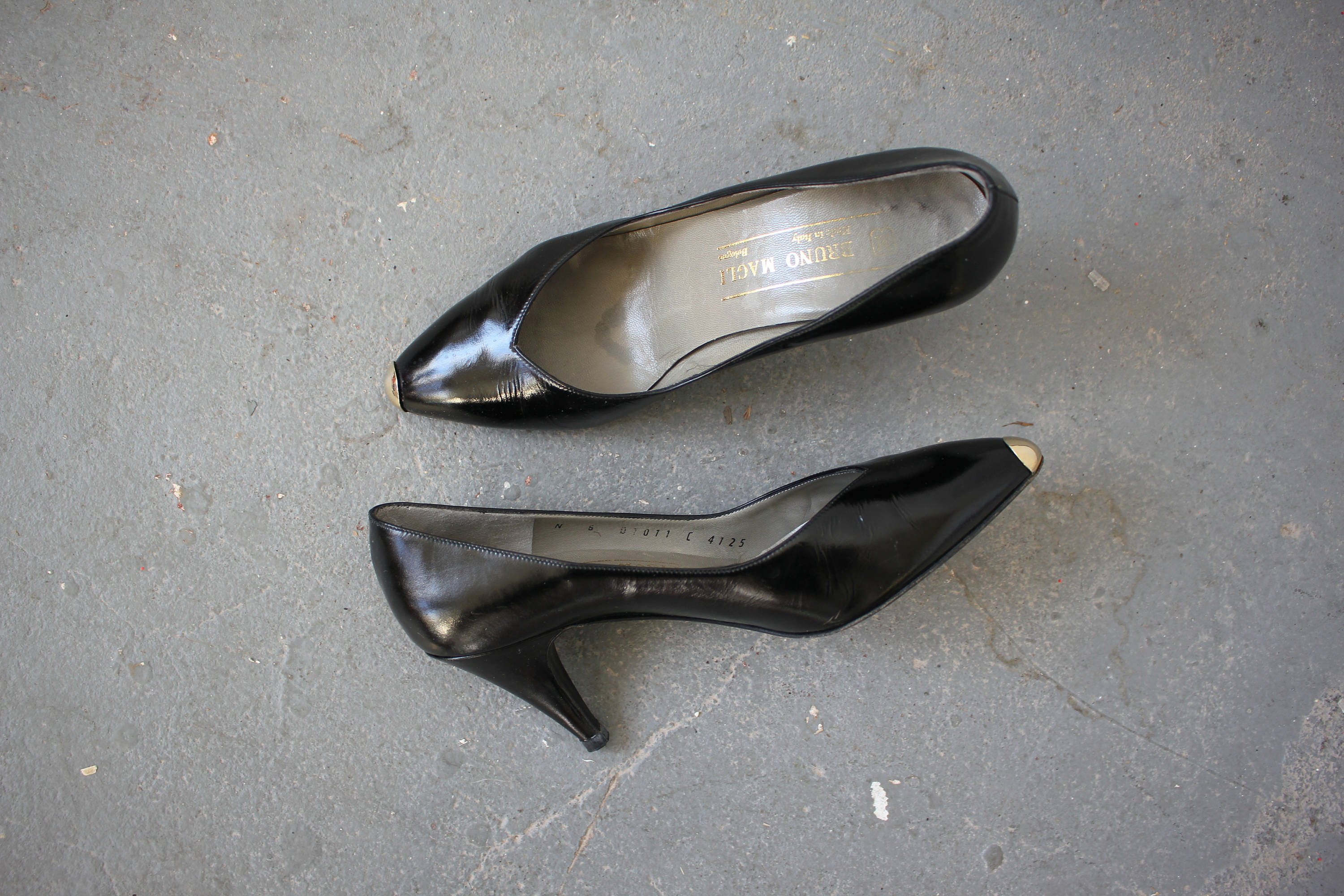 Vintage 1980s Heels / 80s Gold Toe 