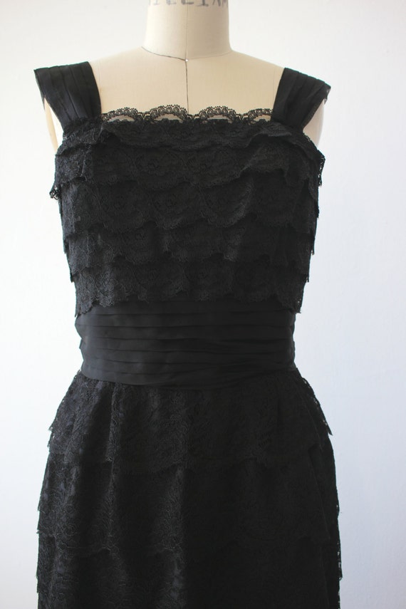 vintage 1950s black lace dress / 50s tiered lace … - image 5