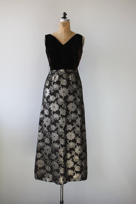 1960s vintage maxi dress / brown and gold velvet … - image 2