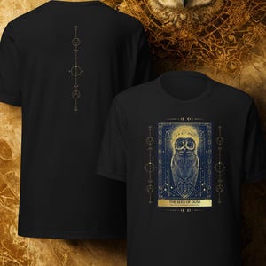 Tarotuil-shirt The Seer of Dusk | Celestial T-shirt met print op de achterkant | Bella Canvas 3001 uniseks T-shirt | Witchy DTF-fantasieshirt