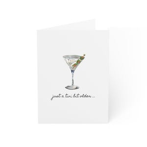 4,24x5" Solo un po' più vecchia - Amante del Martini sporco, Cocktail, Compleanno, Olive, Vodka, per Amico, Mamma, Papà, Sorella, Amante dei Cocktail