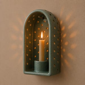 Keramische ajour wandkandelaar, schaduwvormende wandhouder, handgemaakte geperforeerde kaarshouder, housewarming cadeau decor