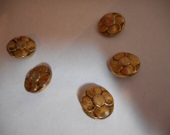 Vintage 1960s Buttons Set of Five in Stamped Petal Design, Gold Tone Metal, Suitable for a Dress or Blouse