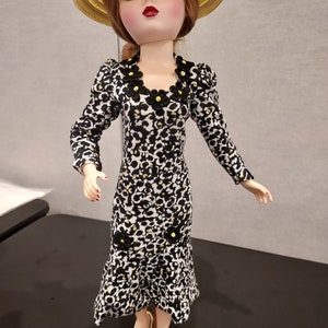 Cissy Channels the &#39;30s in Black White and Yellow. Includes dress, hat and pumps