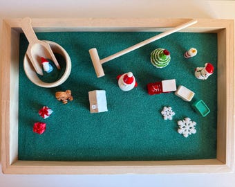 Christmas Zen Garden with Resin Figurines (12x8x1)