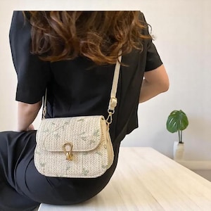 Women&#39;s Boho Summer Bag | Cute Floral Crossbody | Lightweight Vintage Straw Shoulder Bag for Women | Latest Bag Trends |Women Floral Handbag