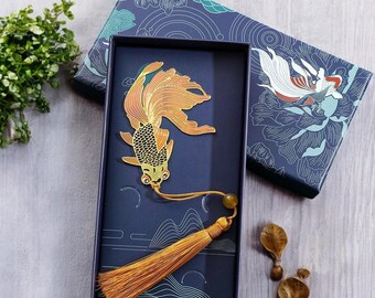 Intricate Hollow-Out Bookmarks – Featuring Nature inspired Insect & Botanical Designs | Thoughtful Gift for Bibliophiles,Collectors,Teachers