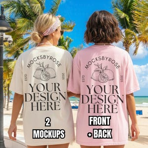 以下が含まれることがあります： 「YOUR DESIGN HERE」の文字とレモンのグラフィックが入ったオーバーサイズのTシャツを着た女性が2人。1枚はクリーム色、もう1枚はピンク色。Tシャツは前面と背面のデザインのモックアップです。