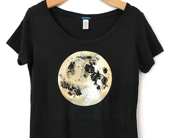 Pearl Moon Graphic T-Shirt: Organic Cotton Blend Womens Tee