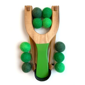 Ombre Wooden slingshot in Rainbow Colors, Wood Slingshot, toy sling shot, Felt Ball Ammo, slingshot, classic wood toy, Kid Catapult Toy Green Ombré