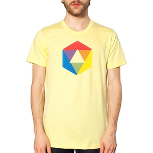 Camiseta Color Wheel: Design geométrico de arco-íris, Little Lark