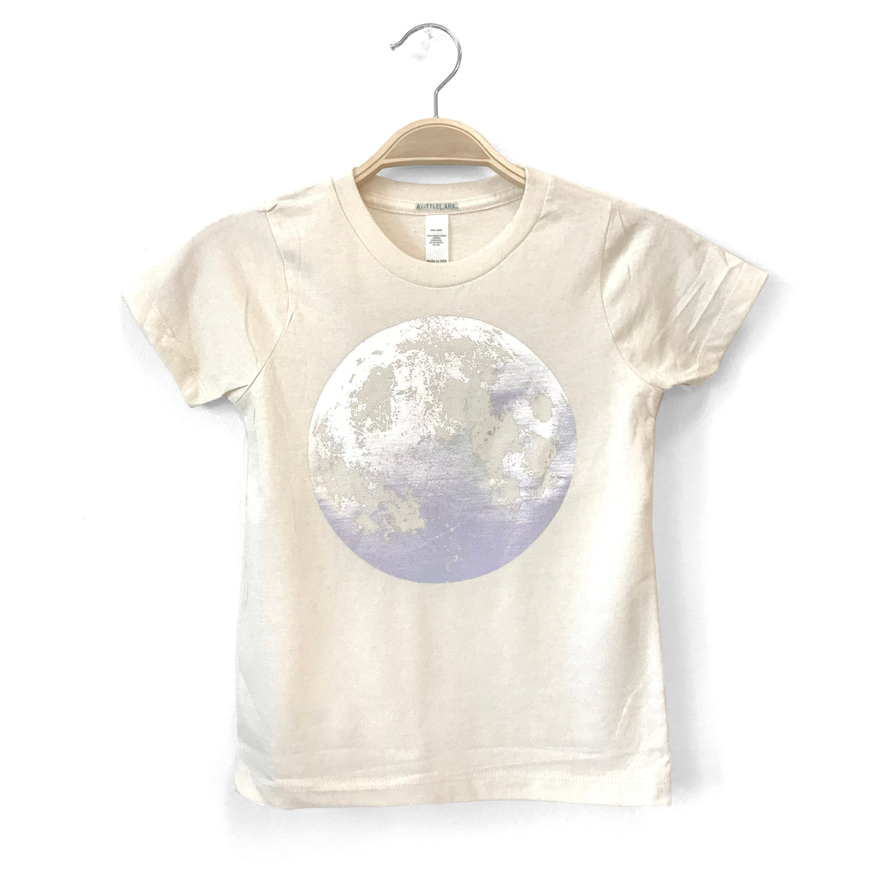 Kleding Unisex kinderkleding Unisex babykleding Tops Kid's Celestial Raccoon en Moon Screen Print T-shirt 