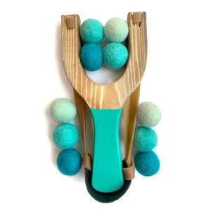 Ombre Wooden slingshot in Rainbow Colors, Wood Slingshot, toy sling shot, Felt Ball Ammo, slingshot, classic wood toy, Kid Catapult Toy Turquoise Ombré