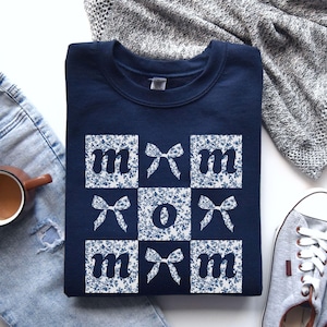 Floral Mom Sweatshirt, Mother&#39;s Day Gift, Toile De Jouy T-Shirt, Mama Crewneck, New Mom, Chinoiserie Coquette Bow Shirt, Blue Ribbon Sweater