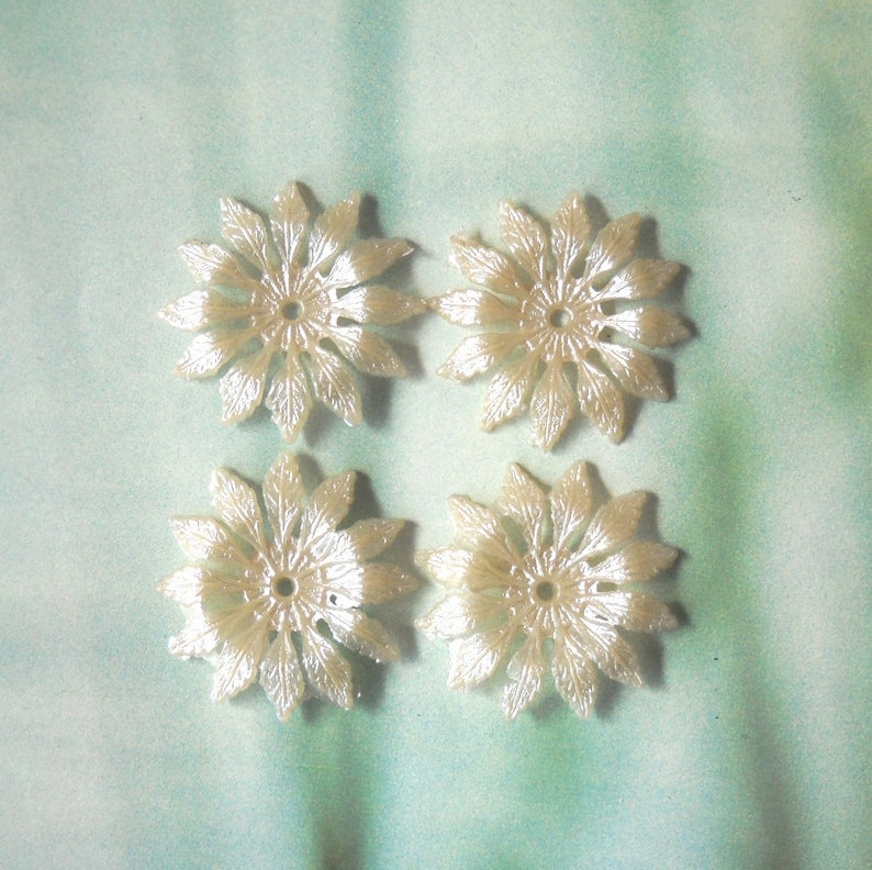 Vintage Flower Beads, Soft Plastic Beads, Flower Bead, Vintage Beads