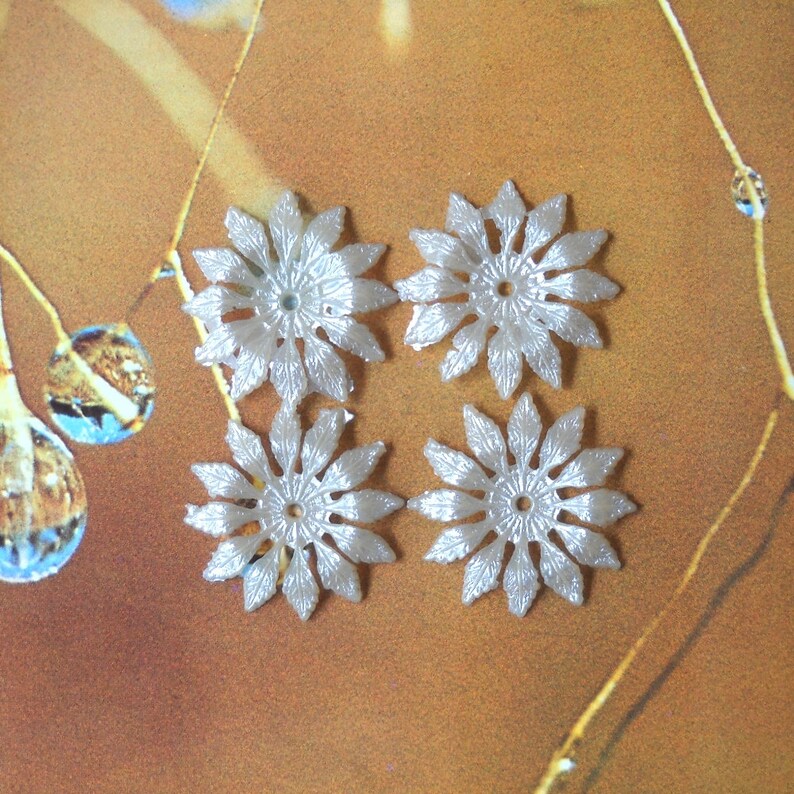 Vintage Flower Beads, Soft Plastic Beads, Flower Bead, Vintage Beads