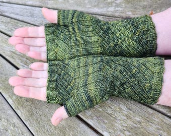 Guanti senza dita - Scaldamani/polsi. 100% lana merino tinta a mano, verde variegato (edera)