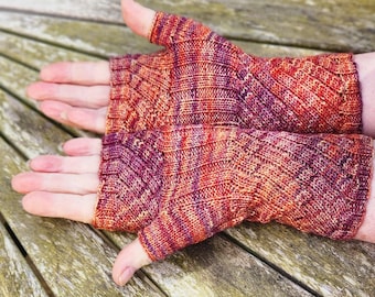 Guanti senza dita - Scaldamani - Scaldapolsi. 100% lana merino tinta a mano, variegate tonalità di arancione, rosso e giallo (Arcangelo).