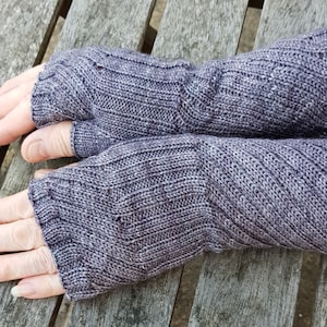 Fingerless Gloves -  Hand  Warmers -  Wrist Warmers. Hand Dyed 100% Merino Wool,  Slate Grey (Plomo)