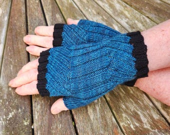 Fingerless Gloves Mittens SHORT  -   Wrist Warmers. Hand Dyed 100% Merino Wool, Aquamarine & Black