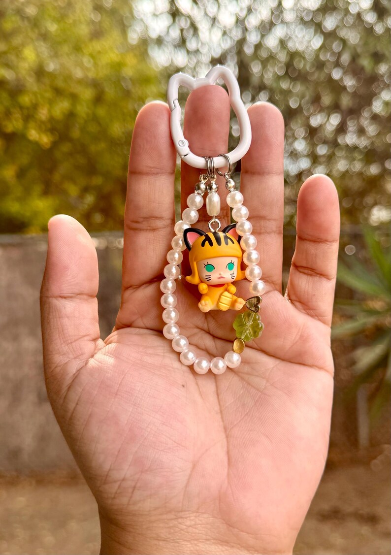 Authentic Pop Mart Lucky Cat Series Pop Beans MOLLY, Keychains, Bag