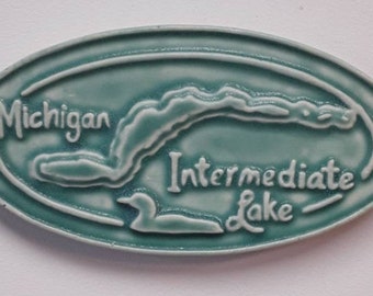 Intermediate Lake Tile: baldosas de cerámica artesanal que celebran las hermosas ciudades y destinos de Michigan