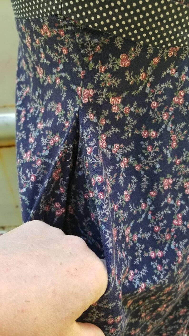 1970s 70s Gunne sax dress prairie Victorian cottage core witchy renaissance floral navy purple