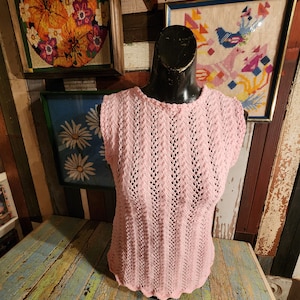 Tidigt 60-tal, modern Barbie-tröja, ärmlös, handstickad, rosa
