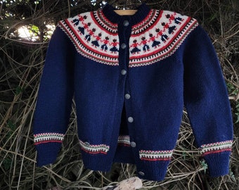 Handgemachter Vintage Pullover hergestellt in Norwegen blau rot weiß oliv Neuheit Print Menschen 100% Wolle