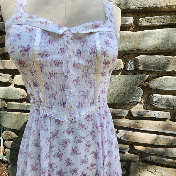 Reserved Designer Gunne Sax Jessica McClintock prairie maxi dress with pretty flowers small sleevless gunnesax