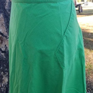 Kelly green 70s does 30s linen skirt with pockets wood buttons boho cottage core prairie image 9