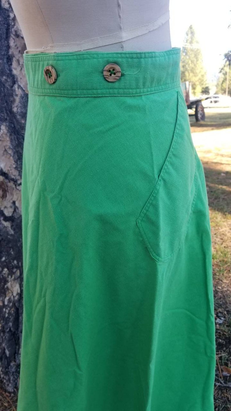 Kelly green 70s does 30s linen skirt with pockets wood buttons boho cottage core prairie image 9