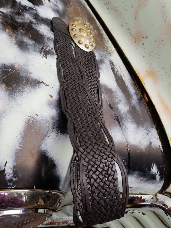 Moraccan woven leather belt with intricate giant … - image 5
