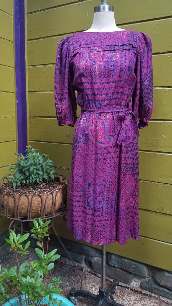 Gorgeous fushia paisley 80s 1980s puff sleeve dres