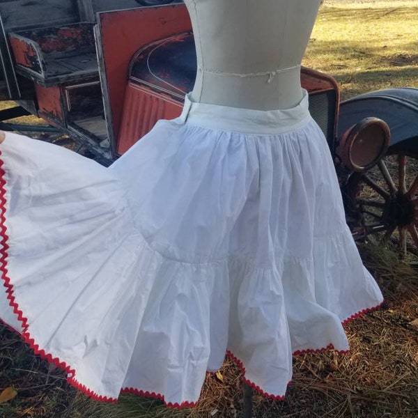 Petticoat crinoline bric brac white red skirt tutu prairie circus cottage core doll