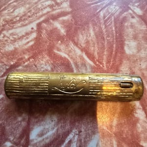 Raro tubo vuoto per rossetto Luxor degli anni &#39;20 e &#39;30, in ottone, da collezione, per cosmetici e trucchi.