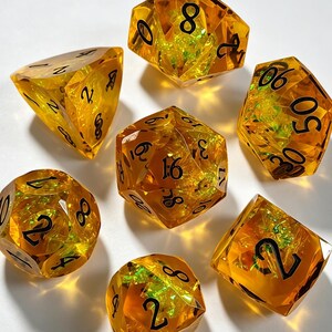 7Pcs Amber Yellow Iridescent Foil Resin DND Dice Set Faceted Polyhedral RPG Dice Black Number Citrine Gem D&D Tabletop Game Dice