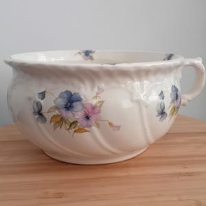 Vintage English Chamber Pot In Ironstone, England Second Half Twentieth Century (Estimate)