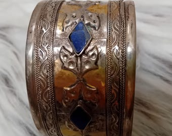 Bracelet Manchette Tibétain En Métal Argenté Avec Pierre Semi-précieuse - Longueur 6 Cm - Occasion