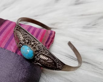 Adorable Indonesian Silver Bracelet with Turquoise Stone, Indonesian Archipelago Second Half Twentieth Century