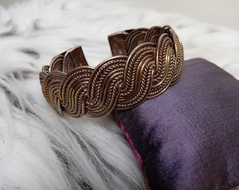 Beautiful Lao Silver Cuff Bracelet, Laos Southeast Asia Second Half Twentieth Century