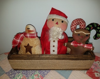 Modèle de jeu de poupée de Noël de ferme, pain d'épice de Santa, couture de bricolage, décoration de Noël, Homespun des modèles de coeur, HFTH227