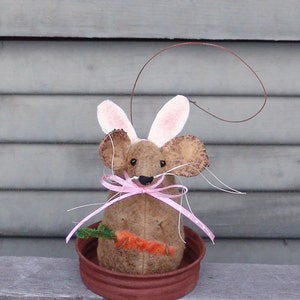 Primitive Easter peter Cottontail mouse Easter mouse Bunny Mouse with carrot Homespun from the Heart mouse of the month image 6