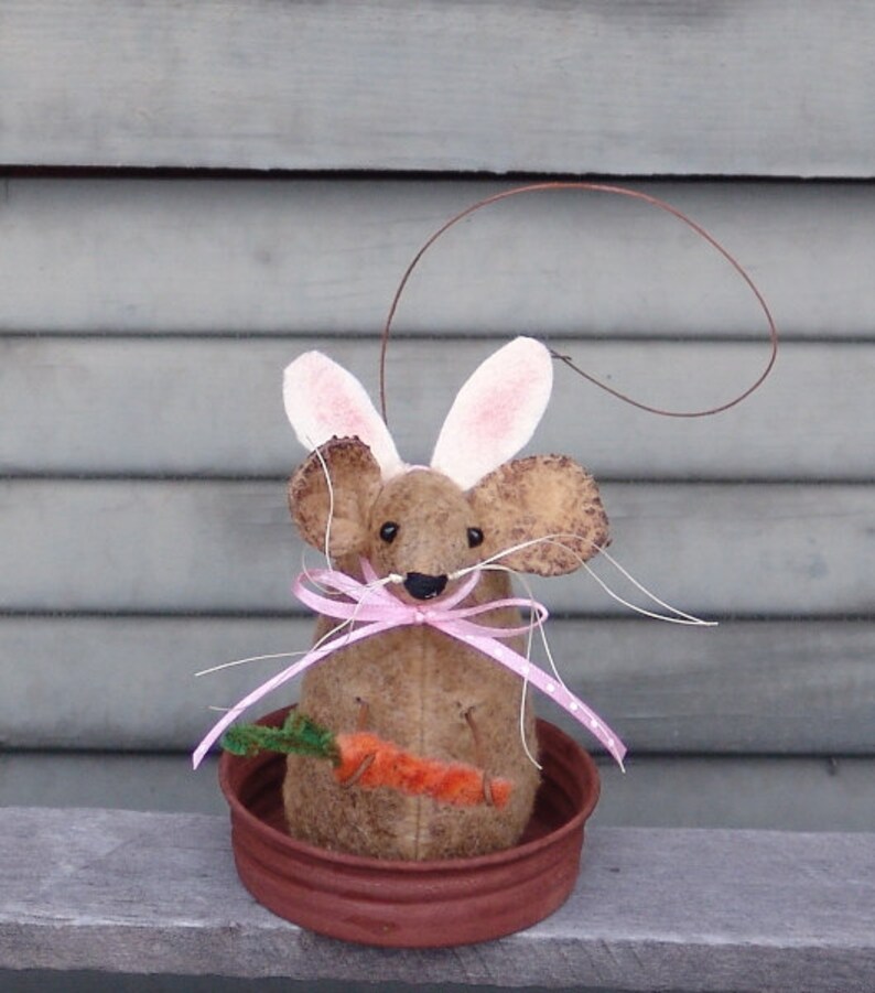 Primitive Easter peter Cottontail mouse Easter mouse Bunny Mouse with carrot Homespun from the Heart mouse of the month image 6
