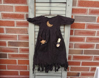 Primitive Halloween pattern Witch Dress with Mouse | Halloween decor | Homespun from the Heart HFTH166