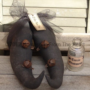 Primitive Witch shoes pattern, Witch Shoe Decor, Halloween decor pattern, Homespun from the Heart Patterns, HFTH129 image 3